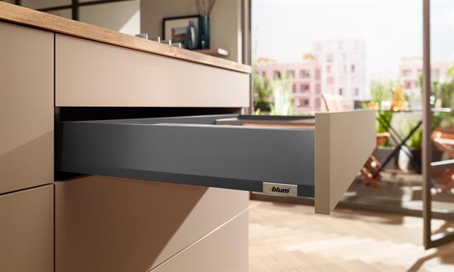 Merivobox Blumotion and Tip-On M-Height Drawers